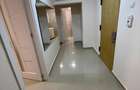 Inchiriez ap. 2 camere, minim 2 ani, renovat, garaj, et.2, lift, balcon 12 mp. - 1