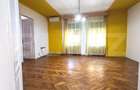 Casa istorica, 2 apartamnte, curte proprie- posibilitati multiple, zona Balcescu