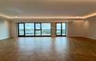 Penthouse cu 4 camere // terasă 70 mp / 200 mp / 3 parking / Straulesti