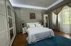 Vând apartament cu 3 camere , et 1, bd Ferdinand - 9