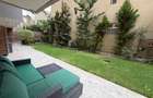 Apartament în Arcadia Domenii,230mp curte,3 parcări incluse
