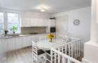 Casa in apreciabil potential,cu terase, curte,gradina echipata,2 pivnite,Str. Ro - 3