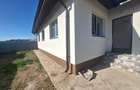 Casă individuală cu 3 camere, la cheie, într-o zonă liniștită - 1