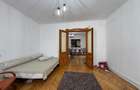 Apartament la casa, cu 3 camere, semidecomandat, zona centrala, str. Sitei - 10