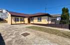 Anadalchioi- zona de case -Casa parter (doua corpuri)+ teren 449 mp - 1