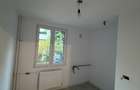 Direct proprietar . Apartament 3 camere , decomandat .  - 4