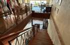 Spațiu comercial+locuință la mansardă,3 dormitoare, living,5 băi, teren 715 mp - 2