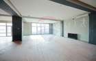 De închiriat – Spațiu comercial 281 mp,  Bulevardul Decebal - 4