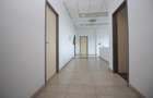 70 mp în două birouri de 36 și 34 mp, 2 parcări - 8