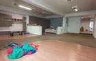 Spatiu comercial pe 2 nivele,spatii depozitare + parcari, in zona foarte buna! - 16