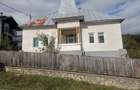 Casa batraneasca Aninoasa/ Arges, teren 1.200 mp - 1