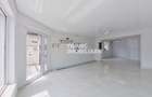 Casă generoasă cu 11 camere + spațiu comercial inclus | Calea Radnei - 9