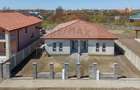 Casă / Vilă cu 3 camere de vânzare - 1