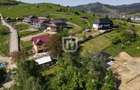 Casa bătrânească cu foișor și teren - 9