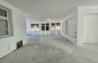 Spatiu comercial cu 8 camere, 5 bai, terasa - zona Centrala - 18