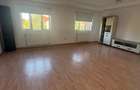 Casa | Sisesti| etaj 1| curte | parcare in curte| partial mobilata - 2
