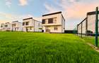 Casa individuala - 4 Camere | Ansamblu  rezidential - Asfalt - 300 m STV - 5