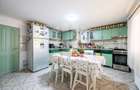 Casa parter,  situata pe colt, teren 300 mp, acces dublu - 2