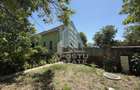 Casa + constructie moderna,de vanzare,2 locuinte,teren 2298 mp Giulvaz - 1