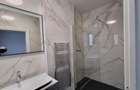 Vila - Bloc modern de 11 camere zona Centrul Civic , Onix