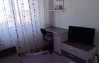Proprietar  vând  apartament cu  3 camere decomandat în  Reșița  - 6
