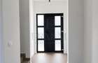 Duplex locatie excelenta - asfalt - 3 bai - doua balcoane - 3