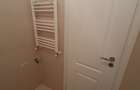Vând apartament cu 2 camere, decomandat nou  + loc de parcare, situat in complex - 12