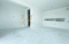 Decomandat. Compartimentat excelent. Etaj 1. Balcon 10 mp. - 3