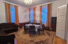 Casă cu 3 camere de vânzare în zona Centrală - 2