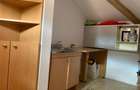 Închiriez 2 camere din care una la mansarda - conditii bune.    - 9