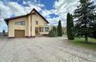 Vilă spațioasă în Hălchiu, teren 1.500 mp – facilități premium - 1