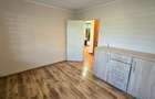De închiriat apartament 3 camere Micro 16 Parter - 4