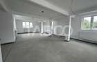 Spatiu comercial cu vitrina pe 3 niveluri cu suprafata utila de 915mp - 2