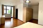 Apartament 3 camere- terase 40 m.p.-loc de parcare - 10