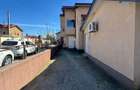 Casa de vanzare in Chiajna - 2 corpuri locuibile + spatiu comercial - 18