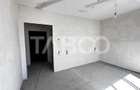 Apartament de vanzare 3 camere nemobilate 56 mpu cu balcon Central - 2