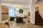 Casa de vanzare American Village, 5 camere, renovata, parcari, statie EV - 1