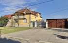 Casă / Vilă cu 6 camere de închiriat în zona Iosia - 1