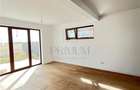 Giroc - Duplex despartit prin carport - 4 Camere - 2 Bai - Zona buna