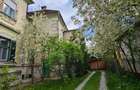 Vand garsoniera la casa situata in zona Parcului Sub Arini,parter,25m+147m teren - 10