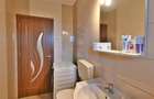 Apartament cu 3 camere, semidecomandat, 65 mp utili + balcon - Soarelui - 9