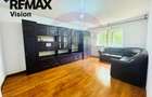 Apartament cu 3 camere de vânzare în zona 1 Mai - 2