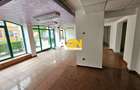 Spatiu comercial cu expunere stradala, 115 mp utili, str. V. Goldis - 2