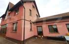 Casă spațioasă P+E+M de vânzare – Hărman | 5 camere | Curte 500 mp - 1