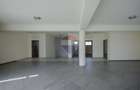 De închiriat – Spațiu comercial cu depozit, 456 mp, zona Episcopia - 13