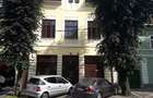 Ofer spre inchiriere 4 sau mai multe incaperi la etajul 1  in zona ultracentrala - 1