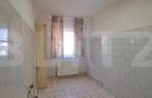 Apartament 2 camere, et. 4, zona centrală, Făgăraș – nemobilat, de renovat - 2