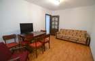 Inchiriere apartament 3 camere decomandat etajul 1 ,Florilor - 12