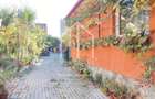 Casa de vanzare in Sibiu cu 2 apartamente  si gradina de 147 - 2