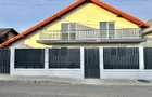 Casă individuală de vanzare  cu garaj și curte proprie – Hălchiu - 1